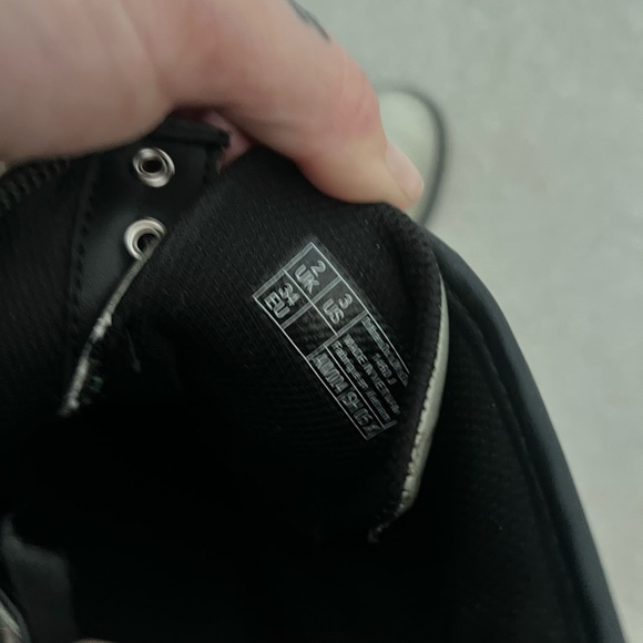 Dr Martens - Picture 4 of 6